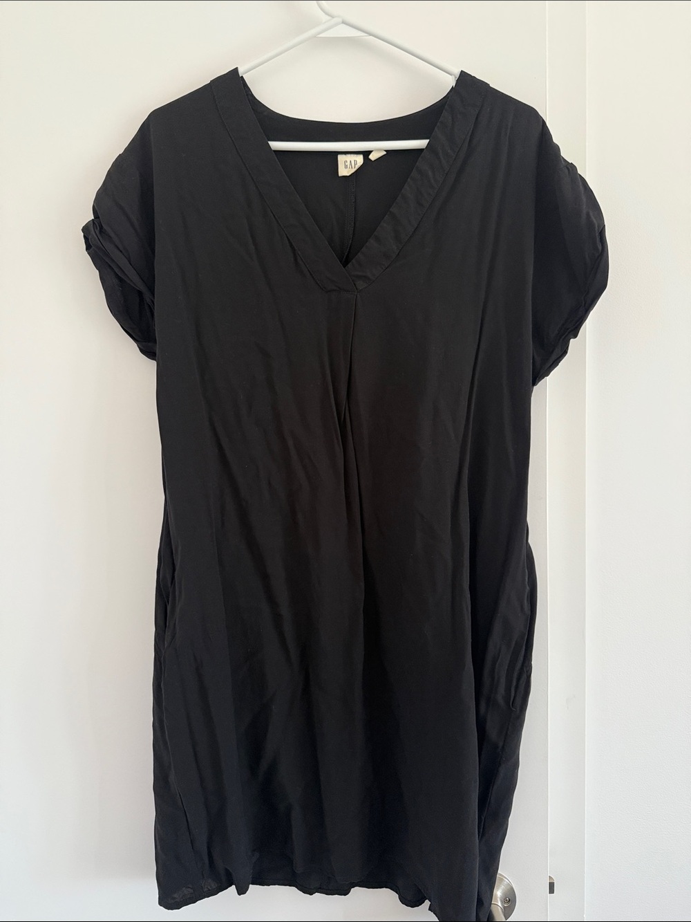 Gap V neck tunic - size M